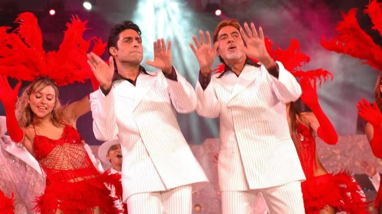 Amitabh Bachchan reacts after fan misspells Bachchan in appreciation post for Abhishek Bachchan