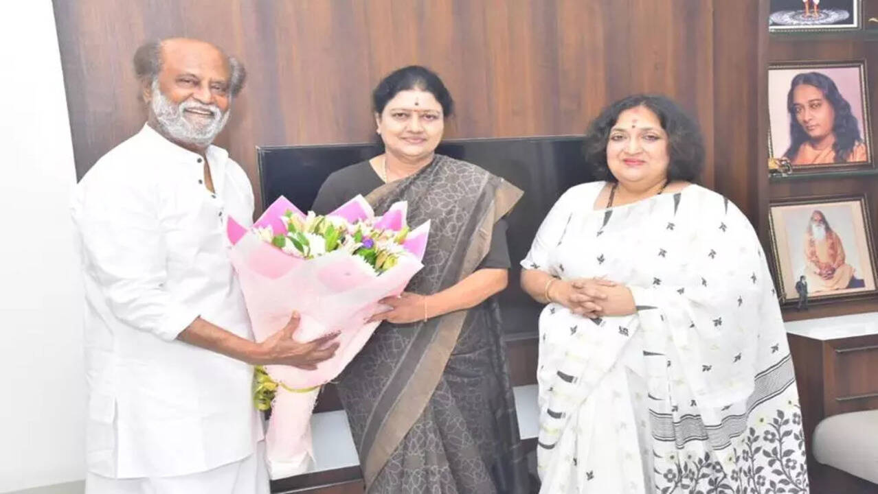 Sasikala meets Rajinikanth