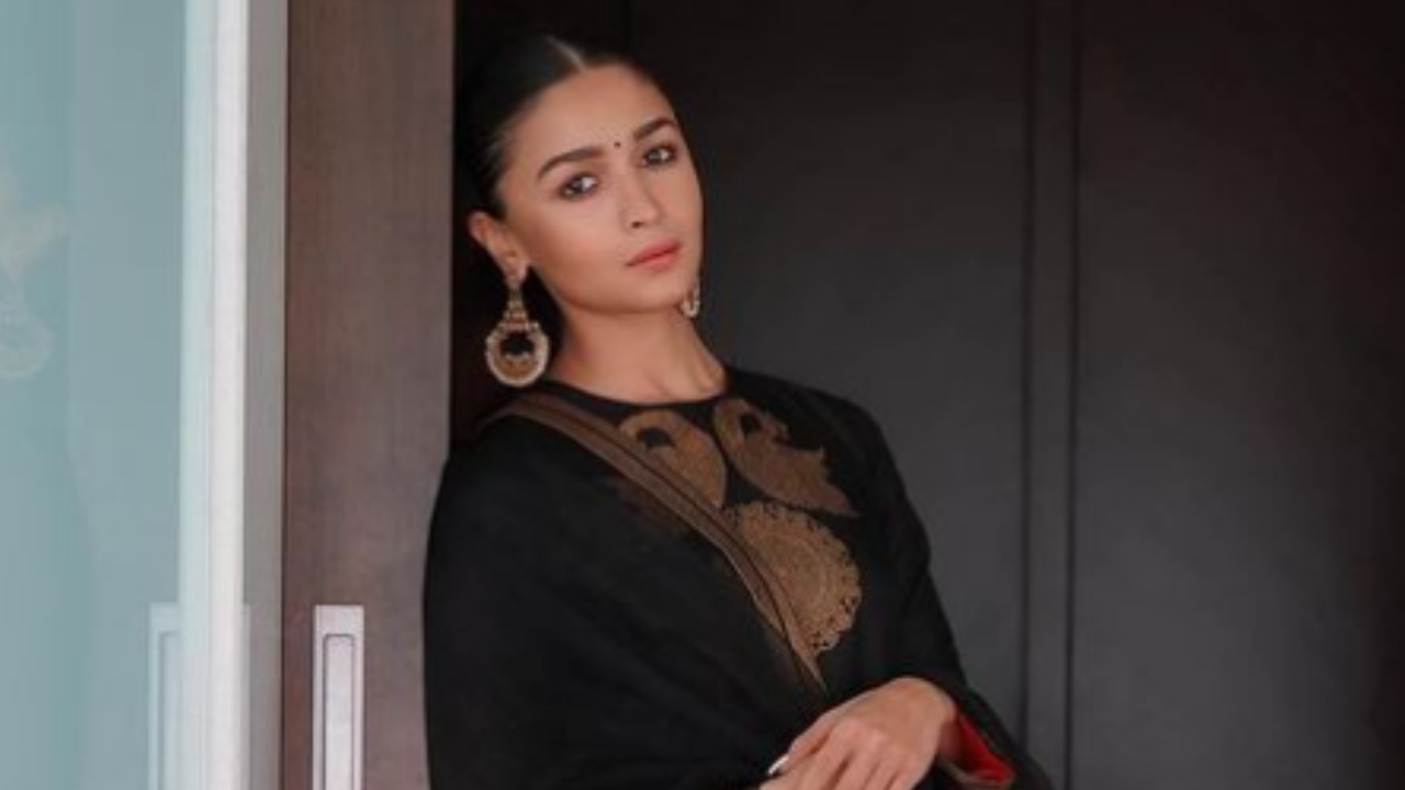 Alia Bhatt RRR outfit