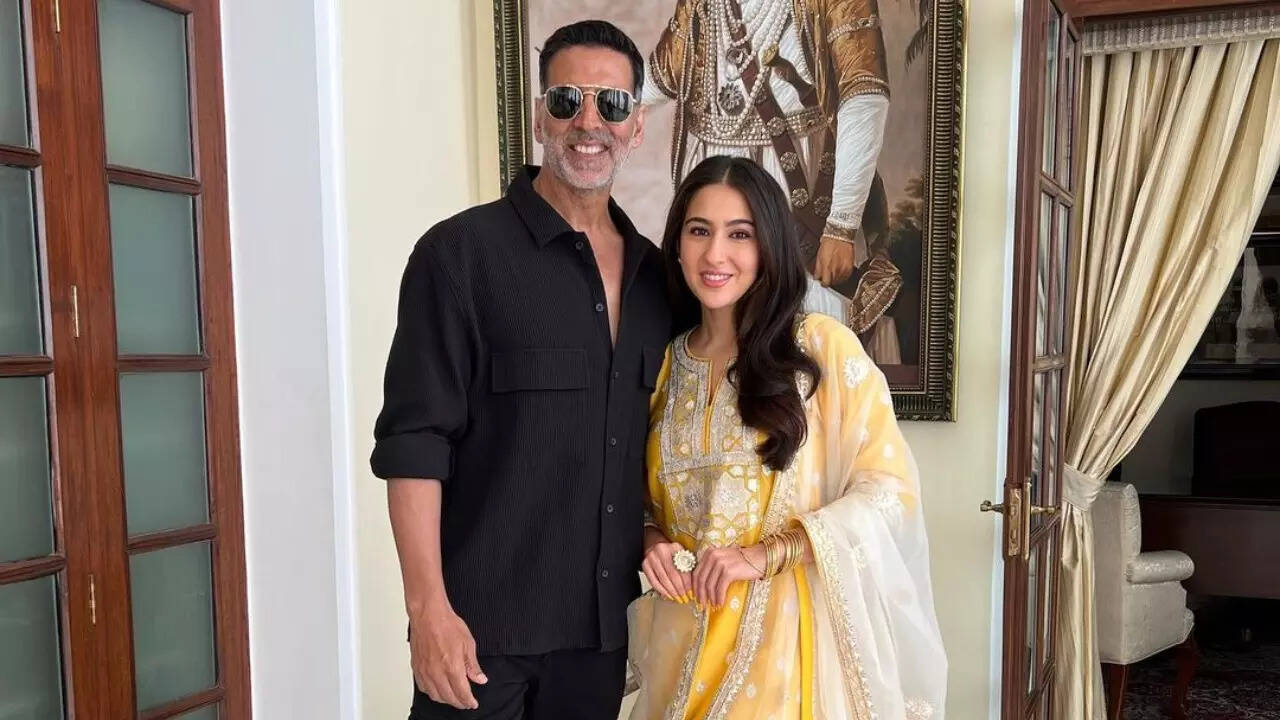 Sara Ali Khan confesses she begged Akshay Kumar to feature in 'Namaskar Darshako' video: 'Allah ke naam pe kar lo baba'