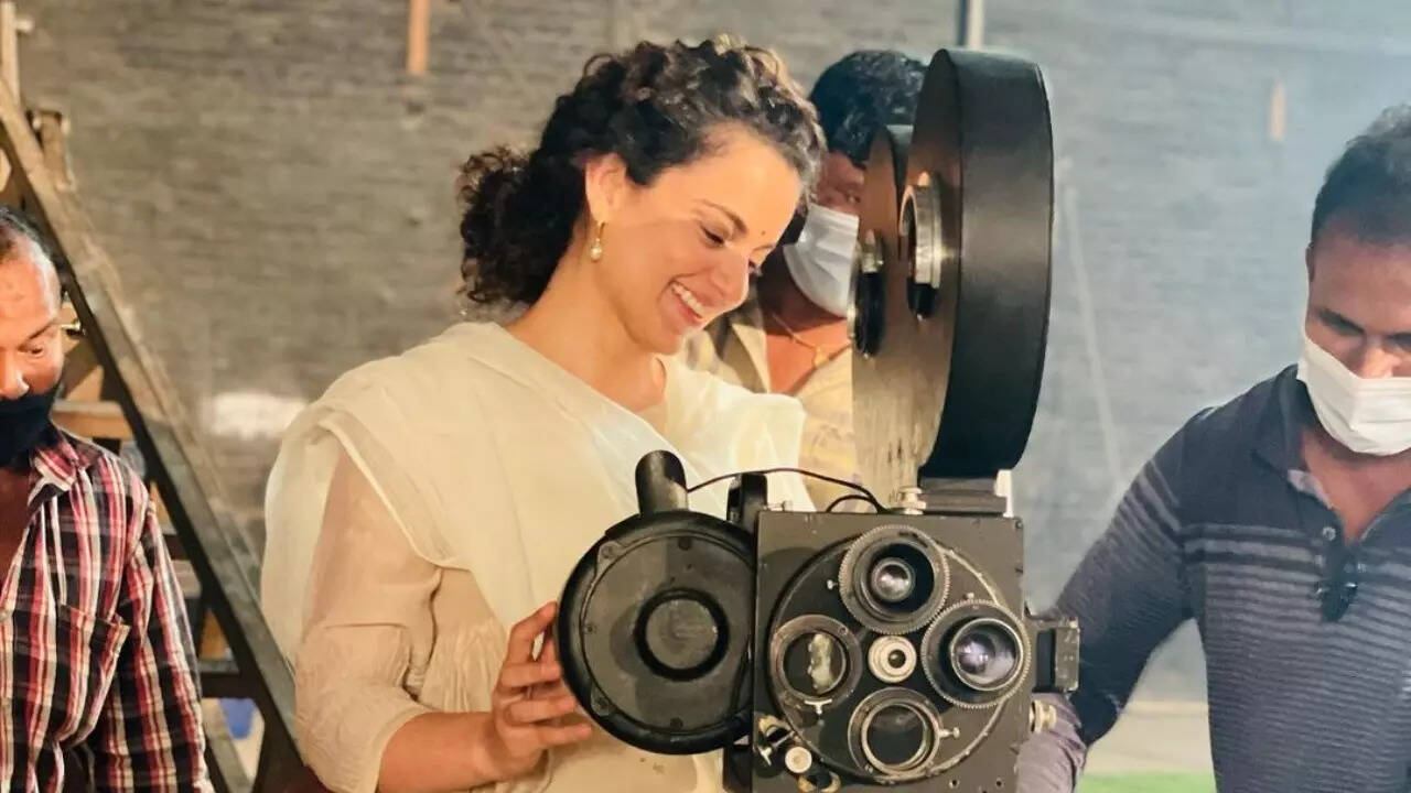 Kangana Ranaut comes across a 'rare gem' as she finds late filmmaker Bimal Roy's camera on the sets of Tiku Weds Sheru