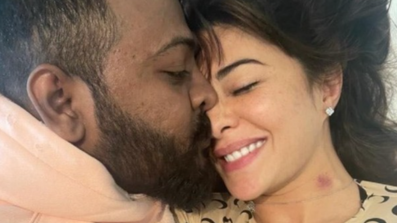 Jacqueline Fernandez's viral pic with conman Sukesh Chandrasekhar