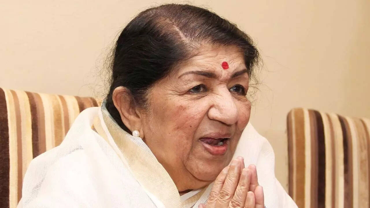 Lata Mangeshkar tests positive for COVID-19