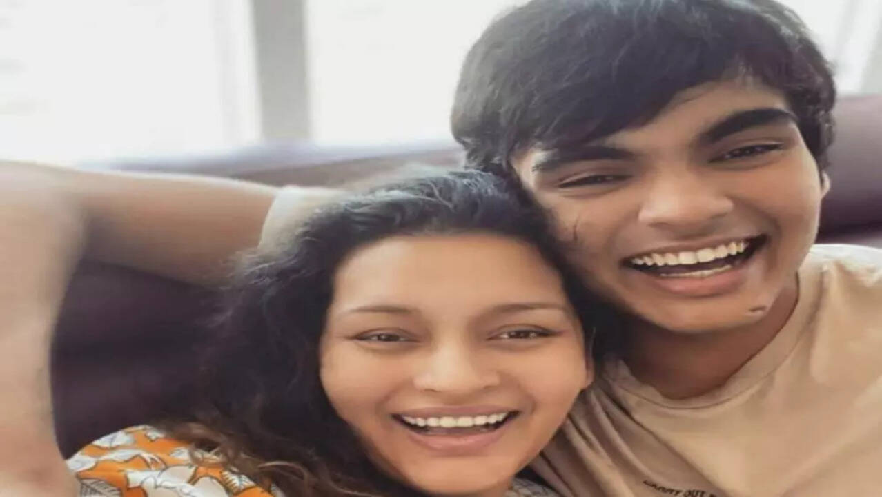 Renu Desai and Akira Nandan