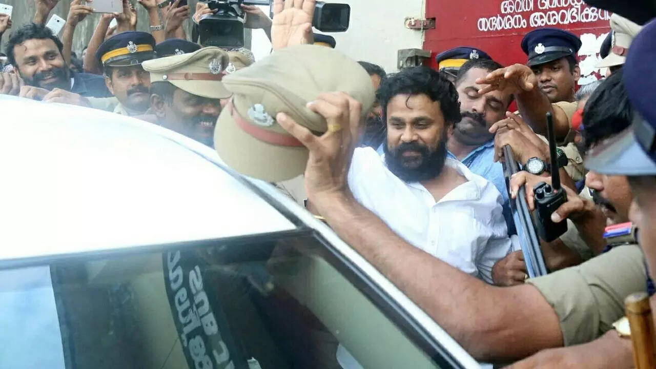 Police spotted at Dileep's house (File photo)