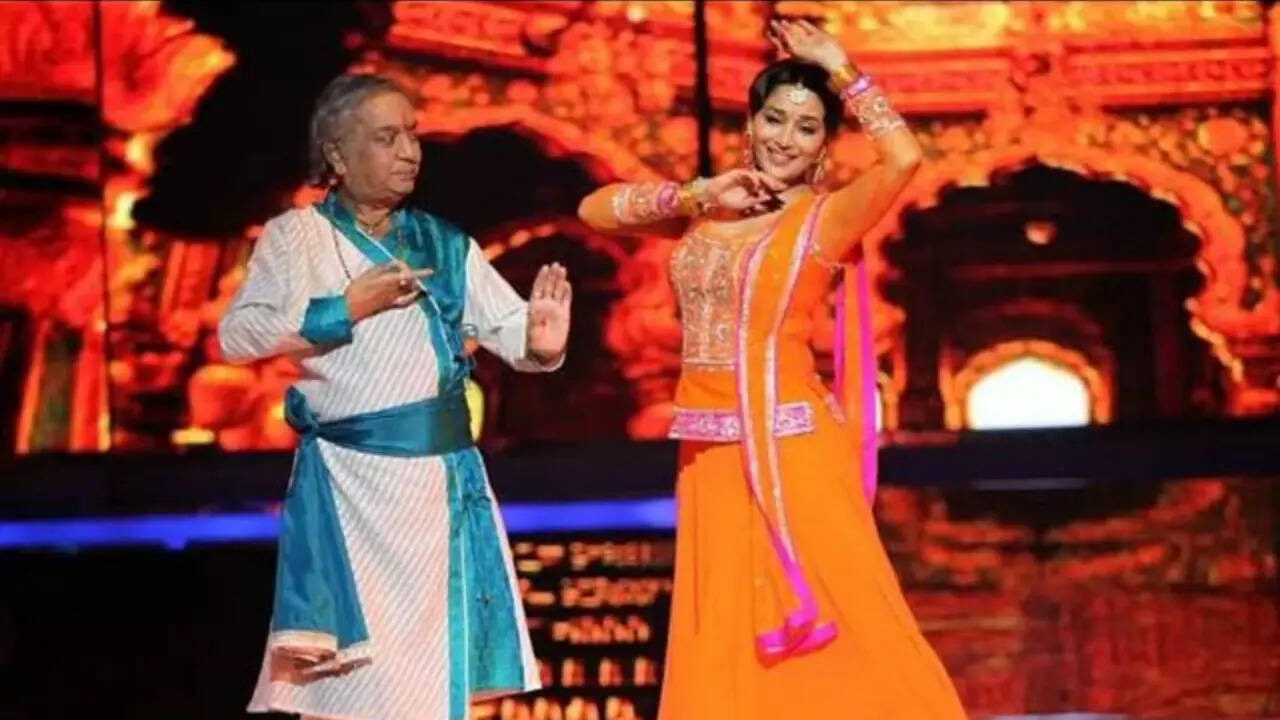 Madhuri Dixit's tribute to Pandit Birju Maharaj