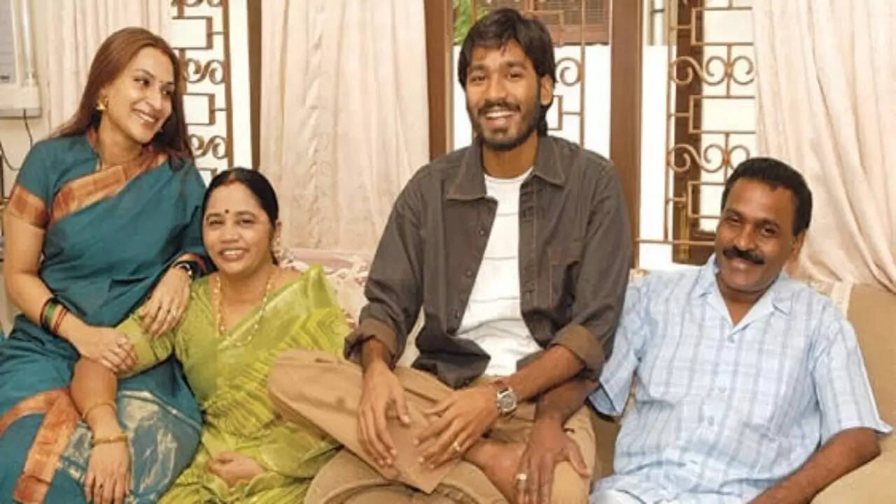 Dhanush and Aishwaryaa with family