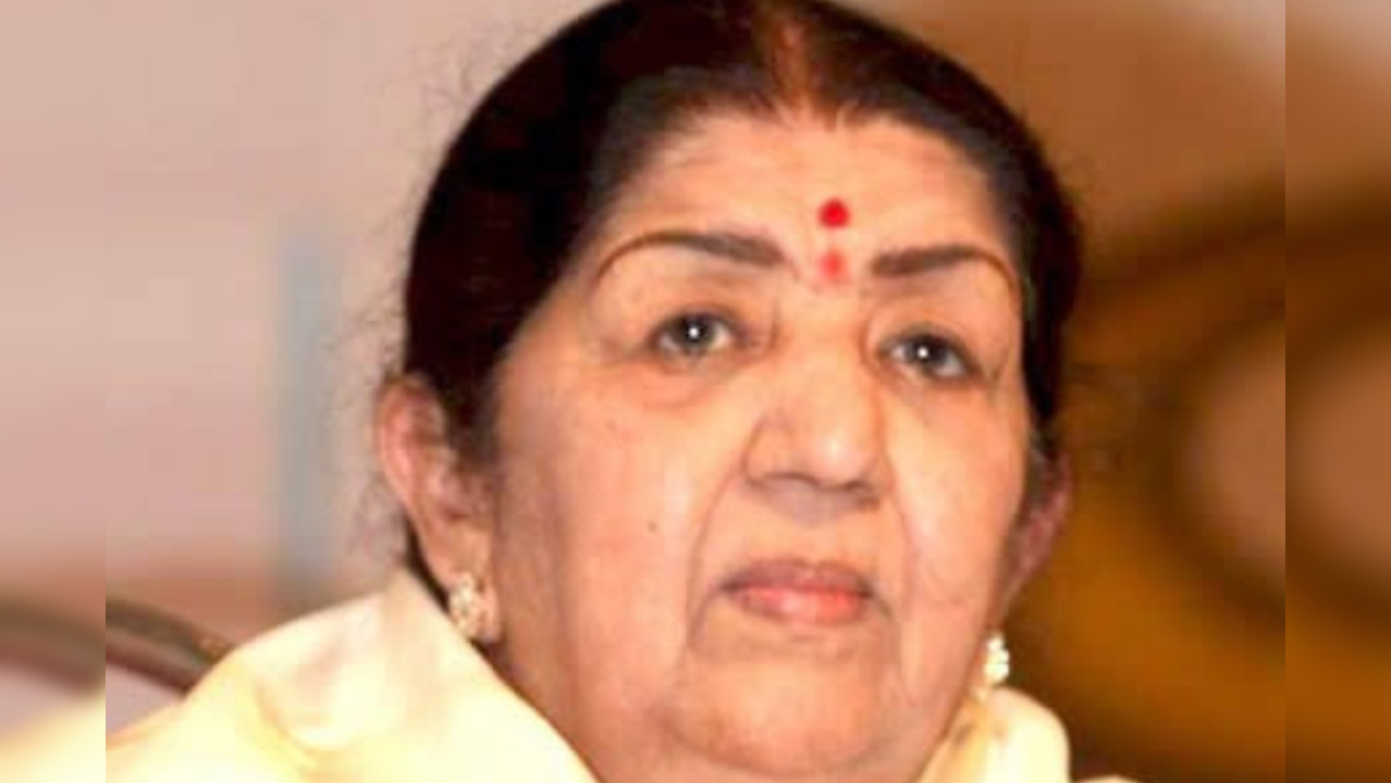 Lata Mangeshkar's health is slightly better