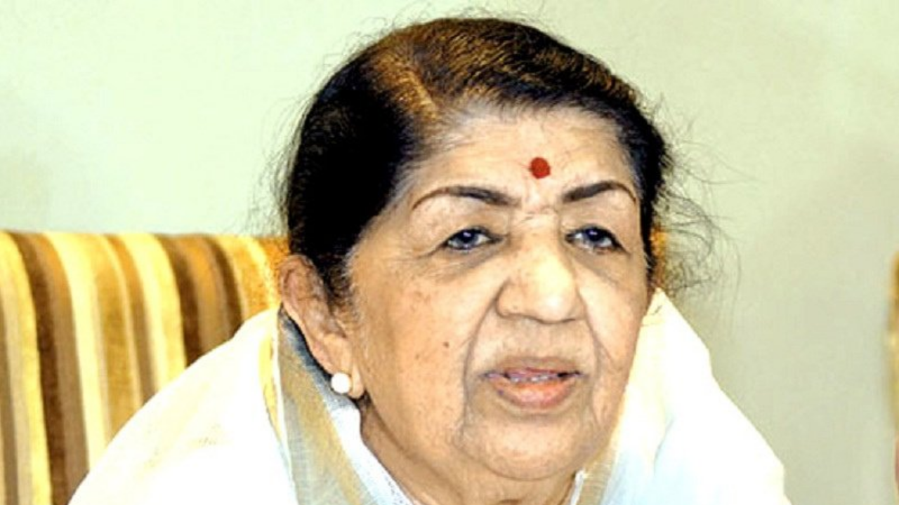 Lata Mangeshkar tested positive for COVID-19