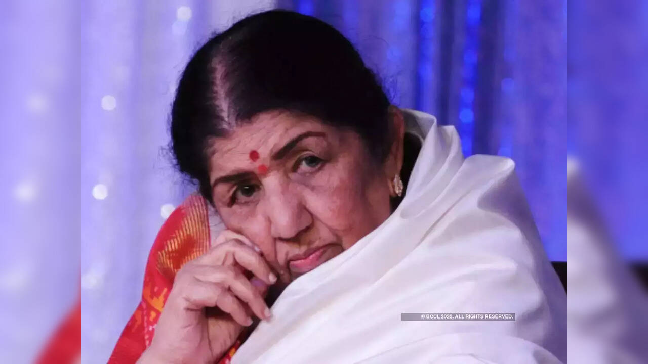 Lata Mangeshkar still in ICU but health improves slightly