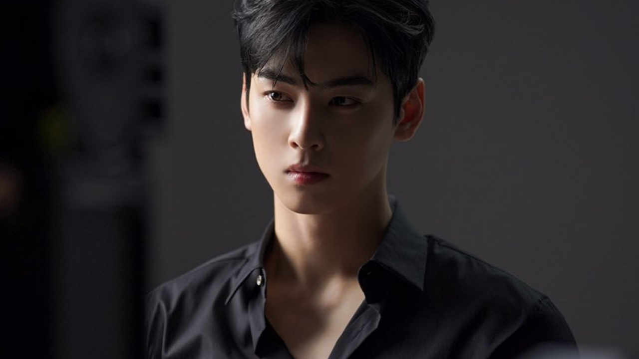 Astro Cha Eunwoo in black