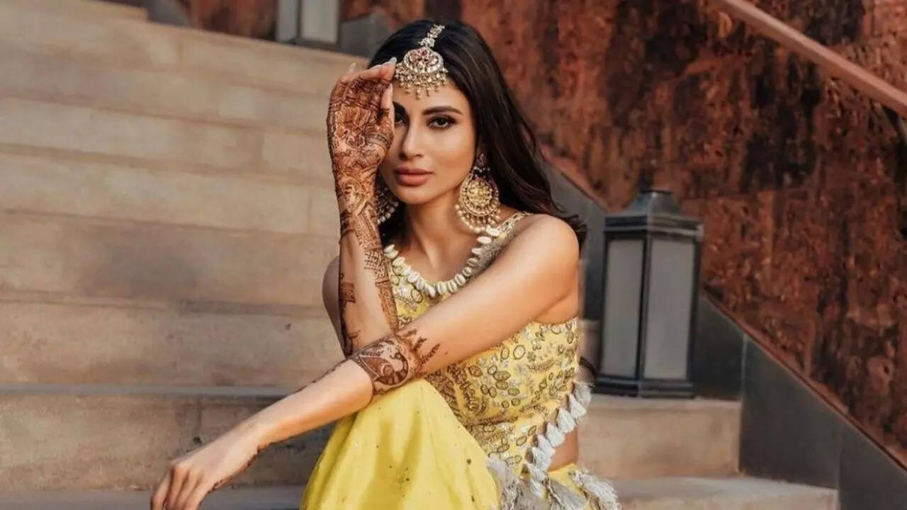 Mouni Roy