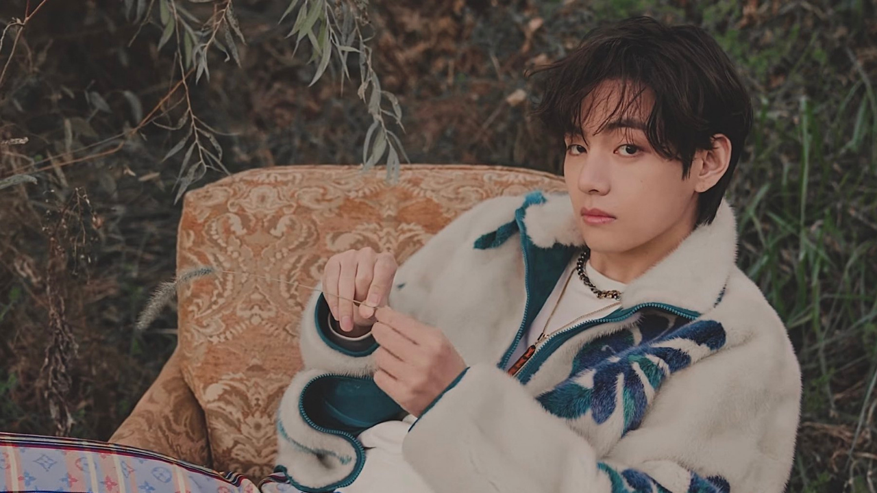 Taehyung: BTS' V becomes first Korean artist to cross 5 million followers  and monthly listeners simultaneously on Spotify, Korean News | Zoom TV