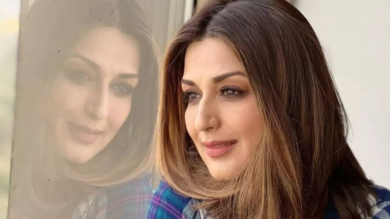 Sonali Bendre shares important message on World Cancer Day