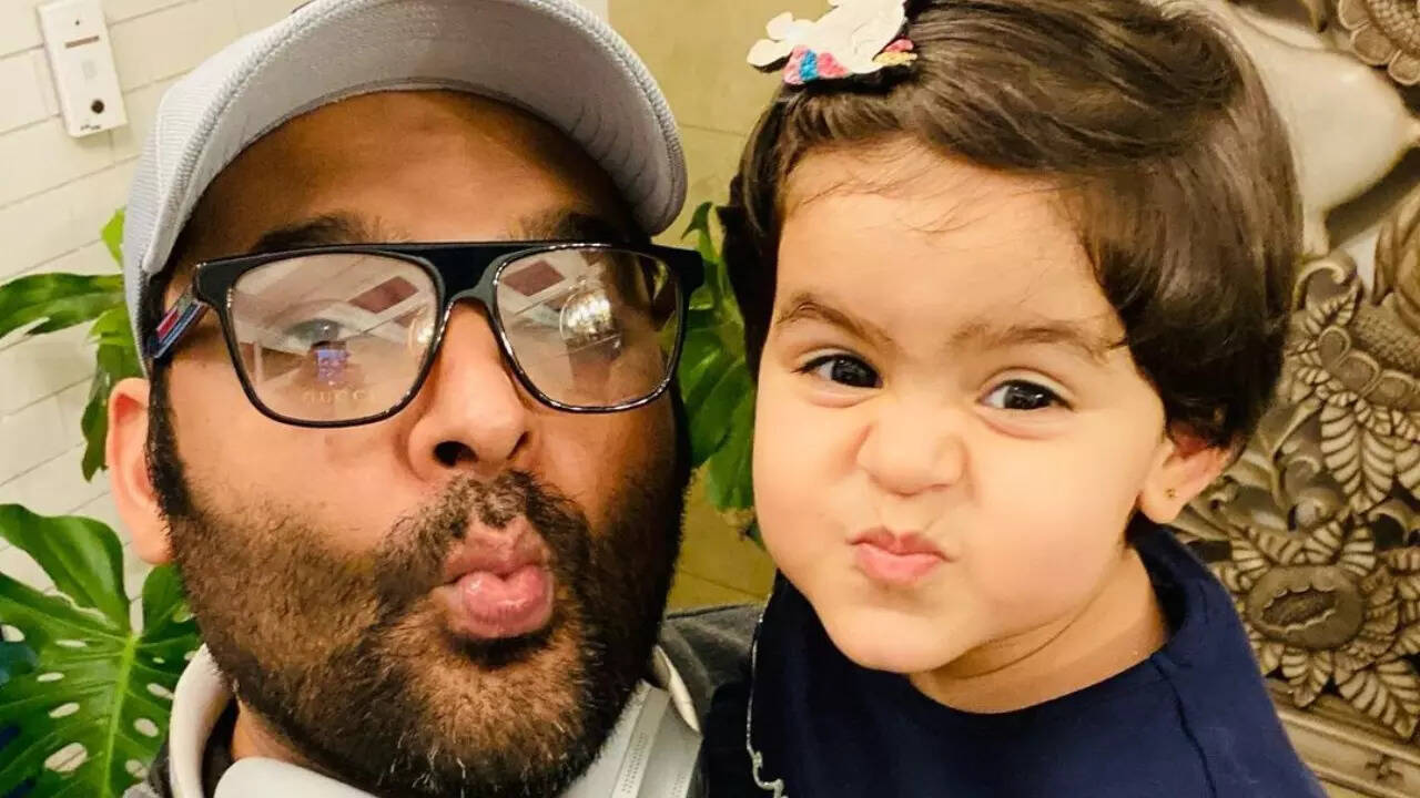 Kapil Sharma shares adorable photos with daughter Anayra