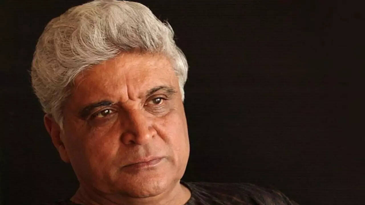 Javed Akhtar condemns Karnataka Hijab row