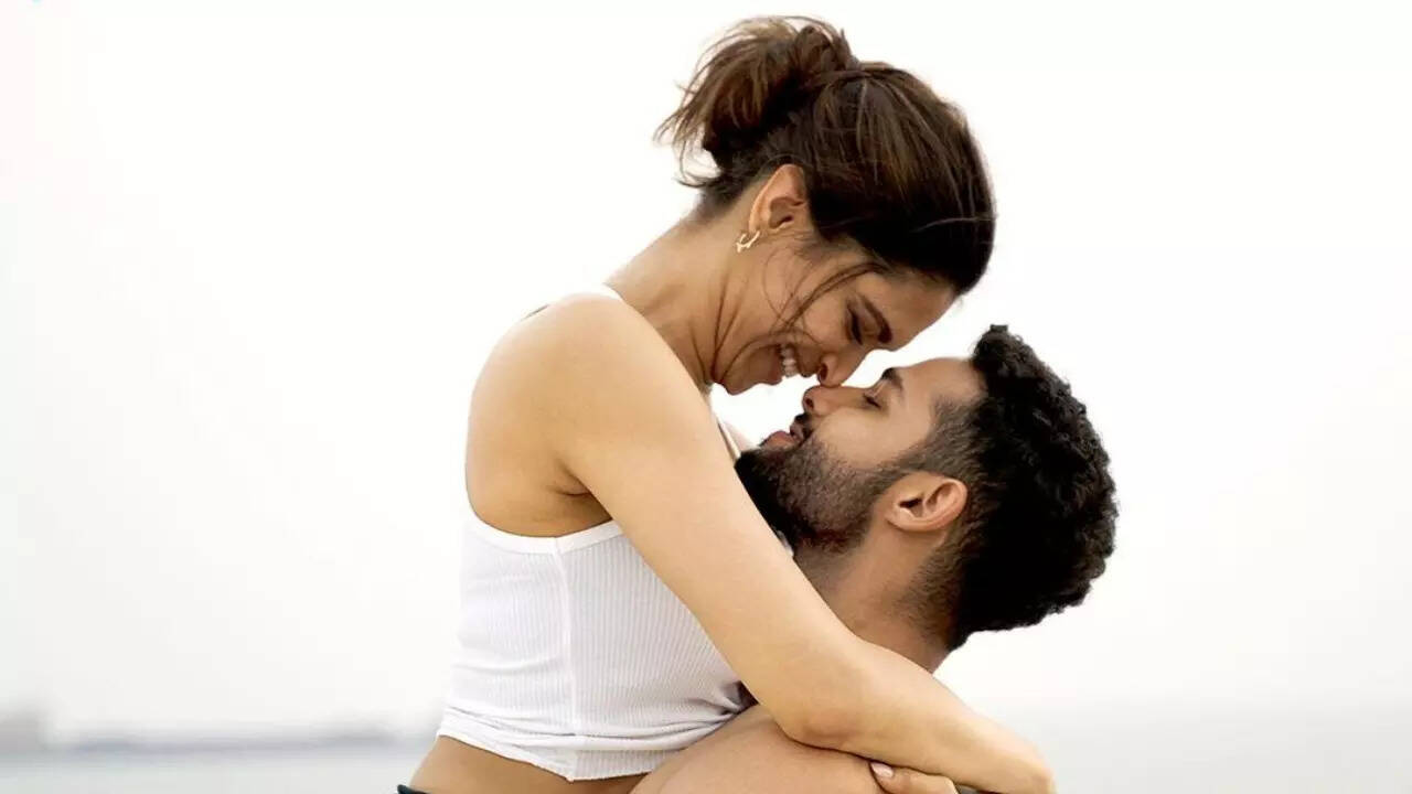 Siddhant Chaturvedi took Ranveer Singh's 'permission' to kiss Deepika Padukone in Gehraiyaan? Gully Boy actor reacts