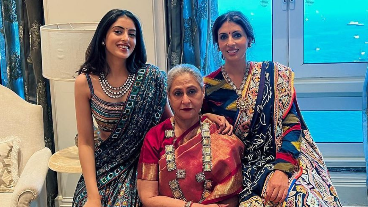 Jaya Bachan with daughter Shweta and granddaughter Navya