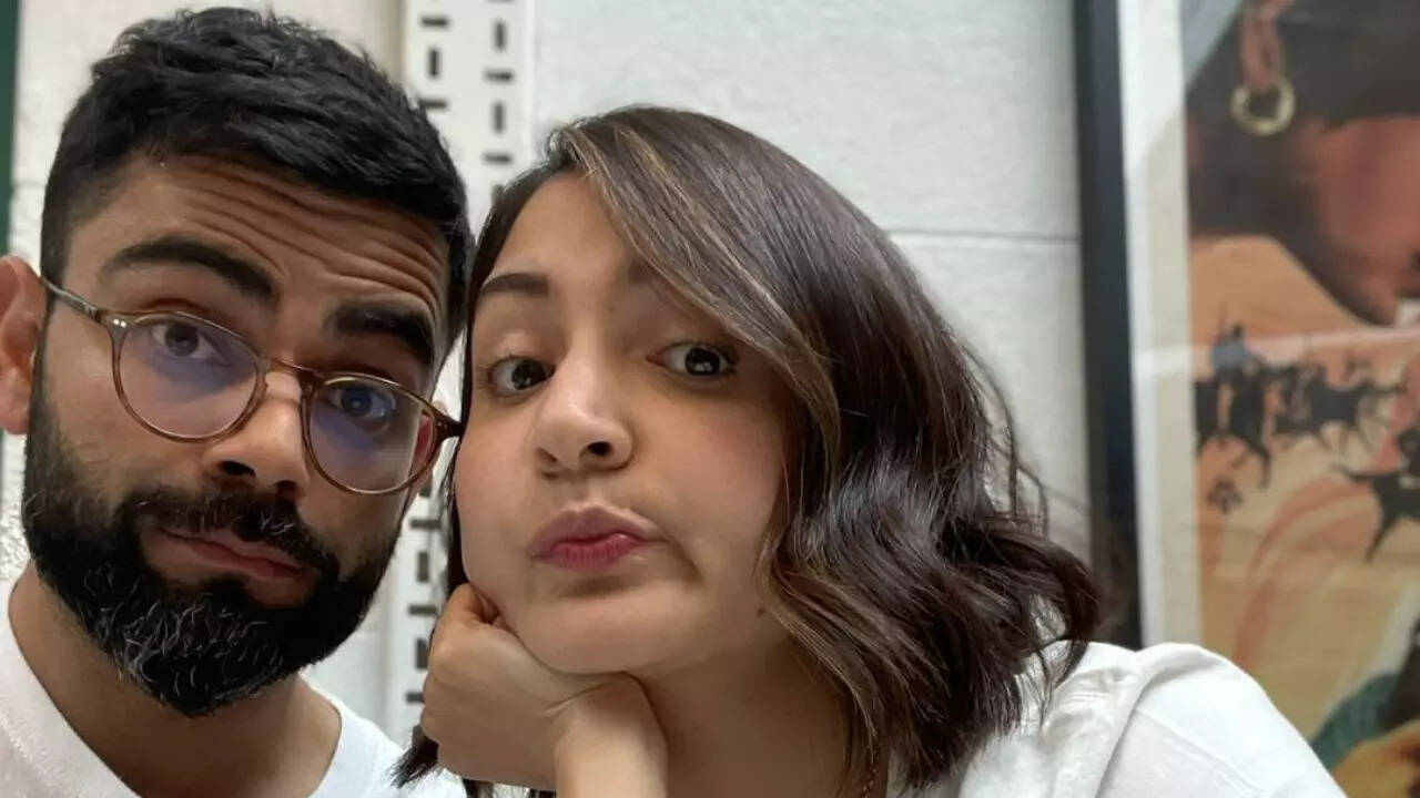 Anushka Sharma cheers for Virat Kohli as he gears up for special 100th Test match - see her reaction