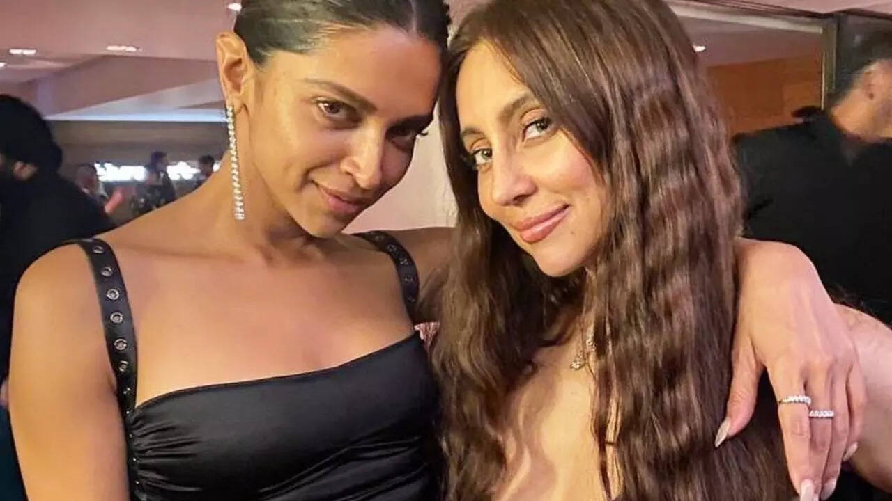 Anusha Dandekar with Deepika Padukone