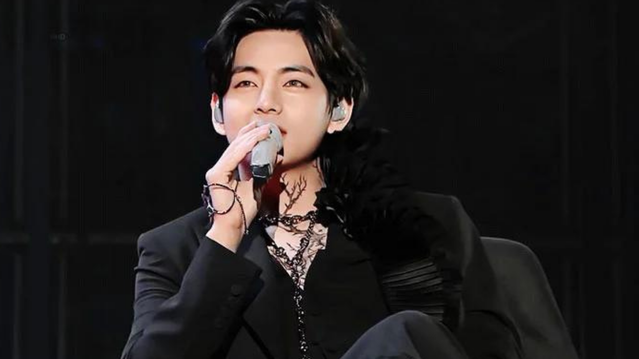 BTS' V comforts an ARMY ahead of Seoul concert