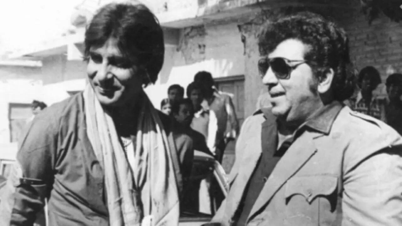 When Amitabh Bachchan signed hospital papers for Amjad Khan's surgery