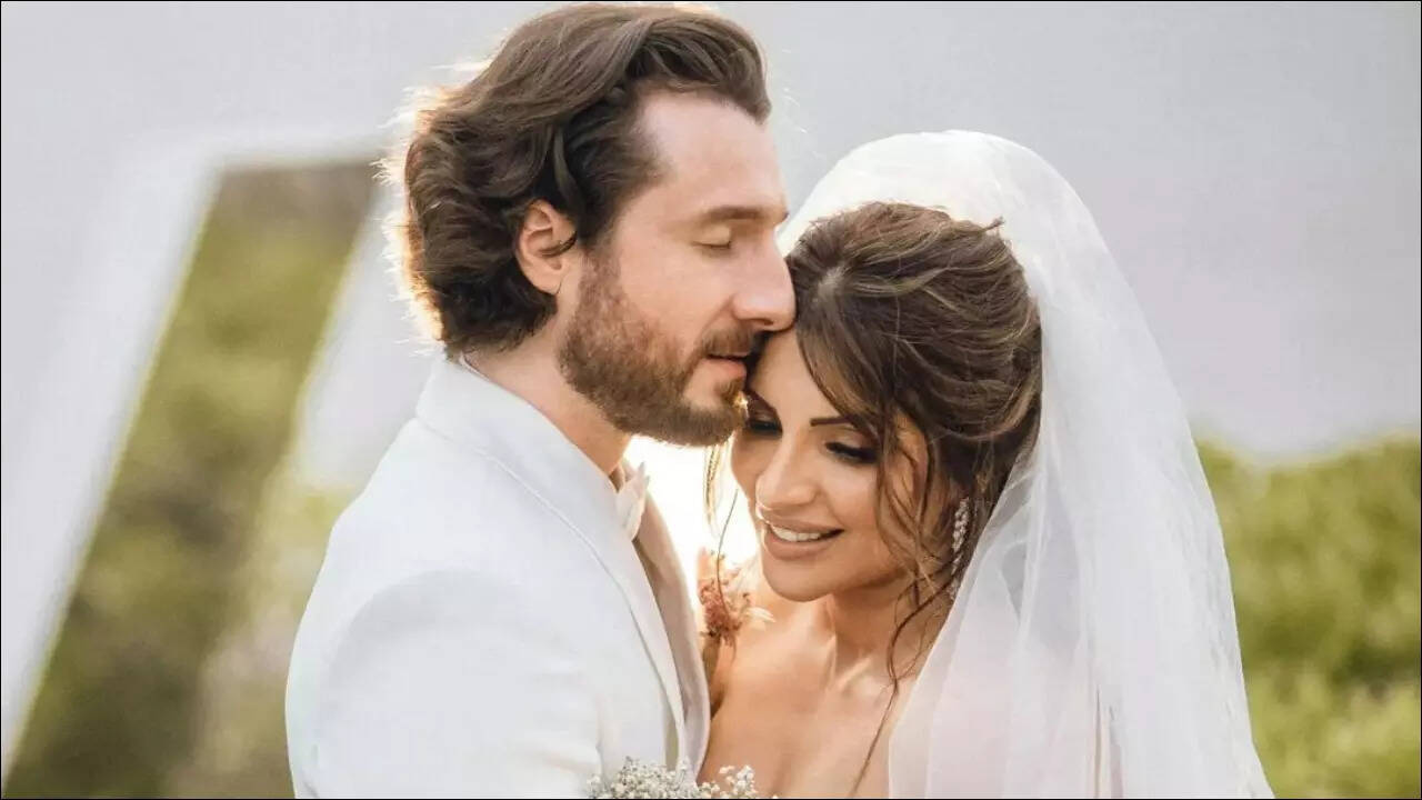 Shama Sikander makes for a stunning bride in these unseen wedding pics