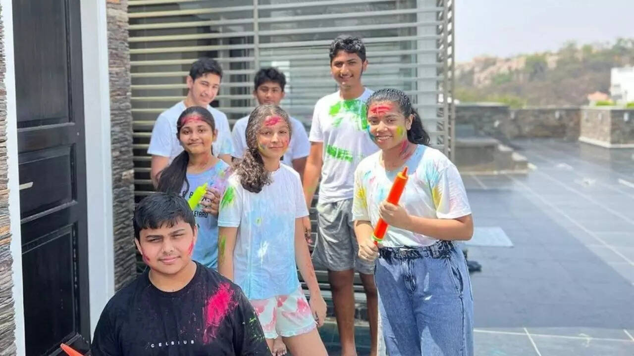 Namrata, Mahesh Babu's kids' Holi photos out