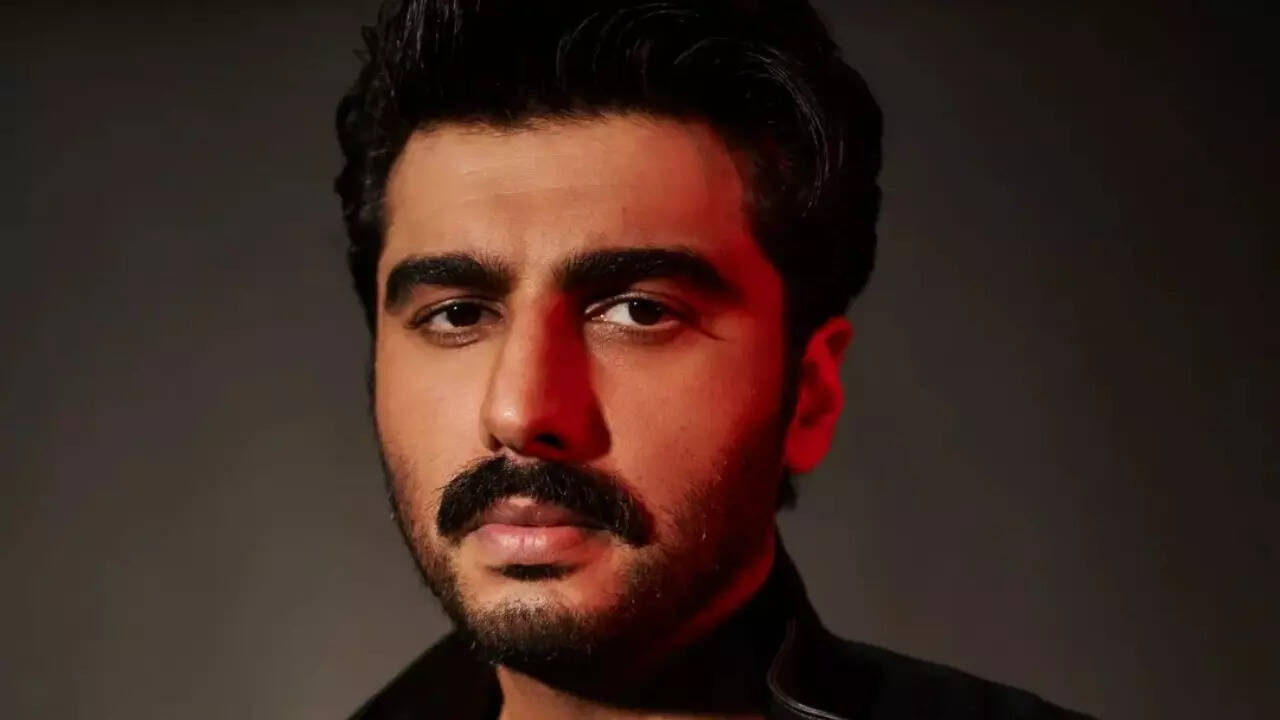 Arjun Kapoor pens heartwrenching note on mom's death anniversary: 'Without u around I don’t function like a normal kid'