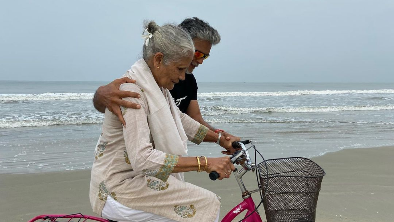 Milind Soman and his mom