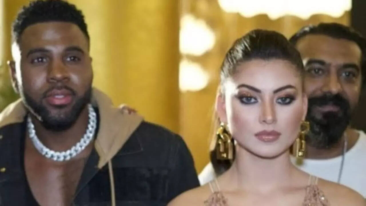 Jason Derulo and Urvashi Rautela