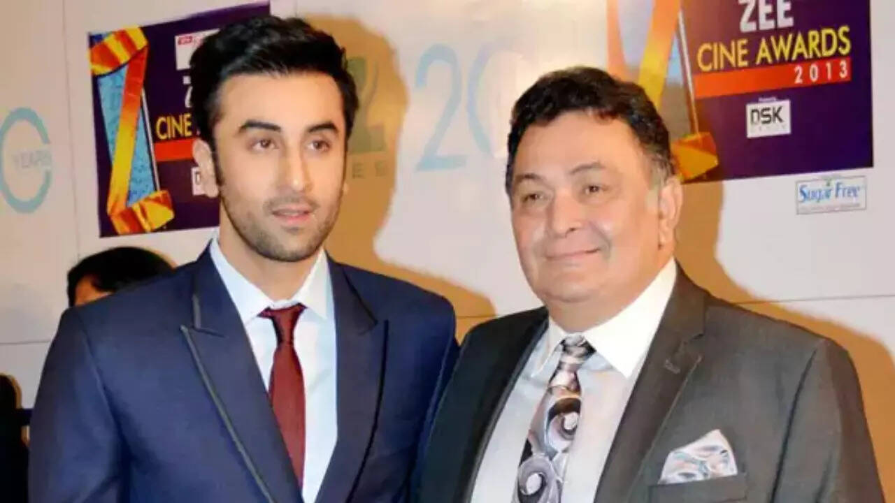 Ranbir Kapoor shares touching story behind his mobile wallpaper featuring dad Rishi Kapoor