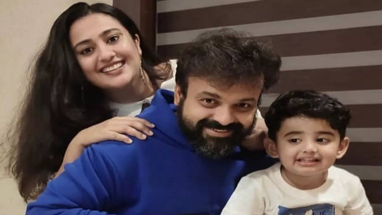 Kunchacko Boban pens heartfelt note to wife Priya on 17th wedding anniversary