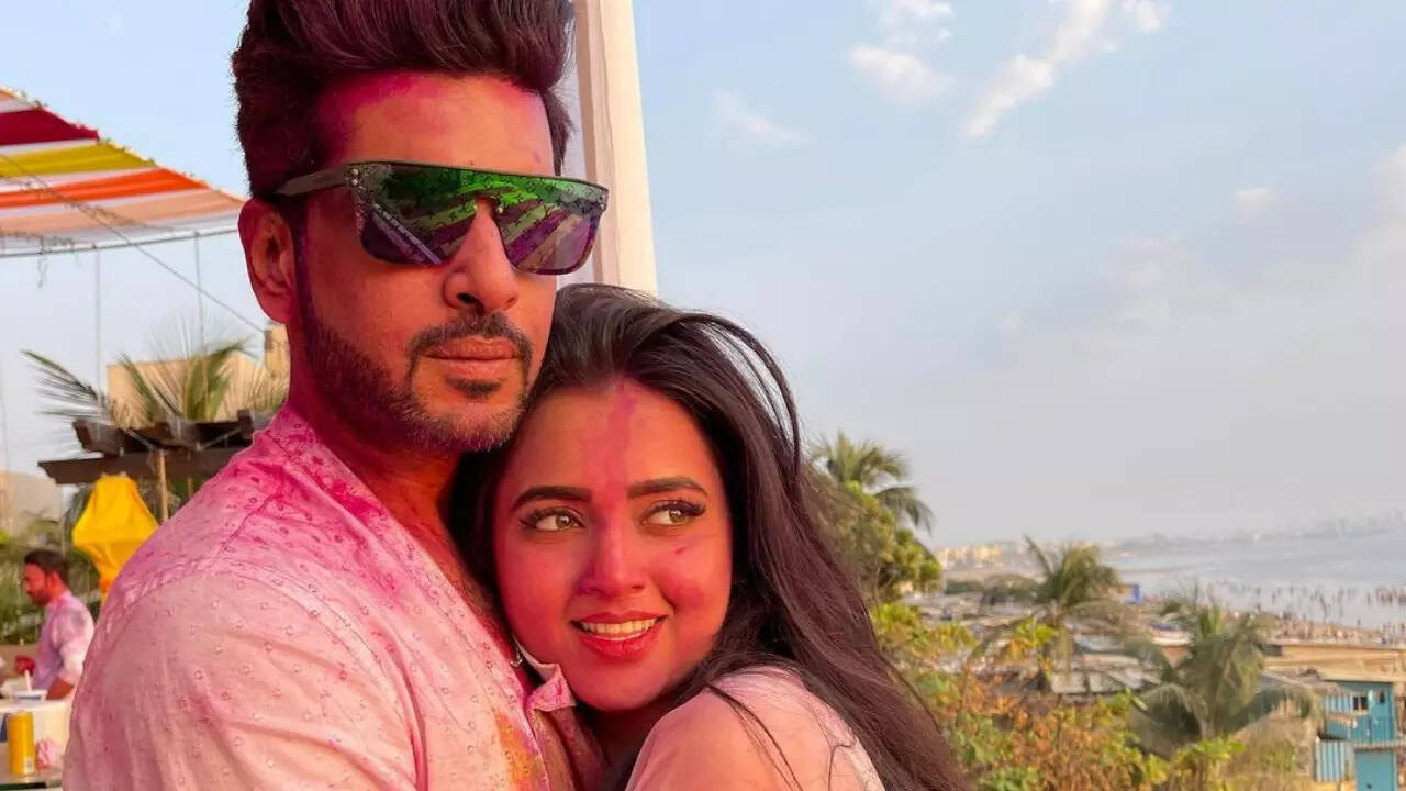 Karan Kundrra on schooling paparazzi for invading GF Tejasswi's privacy