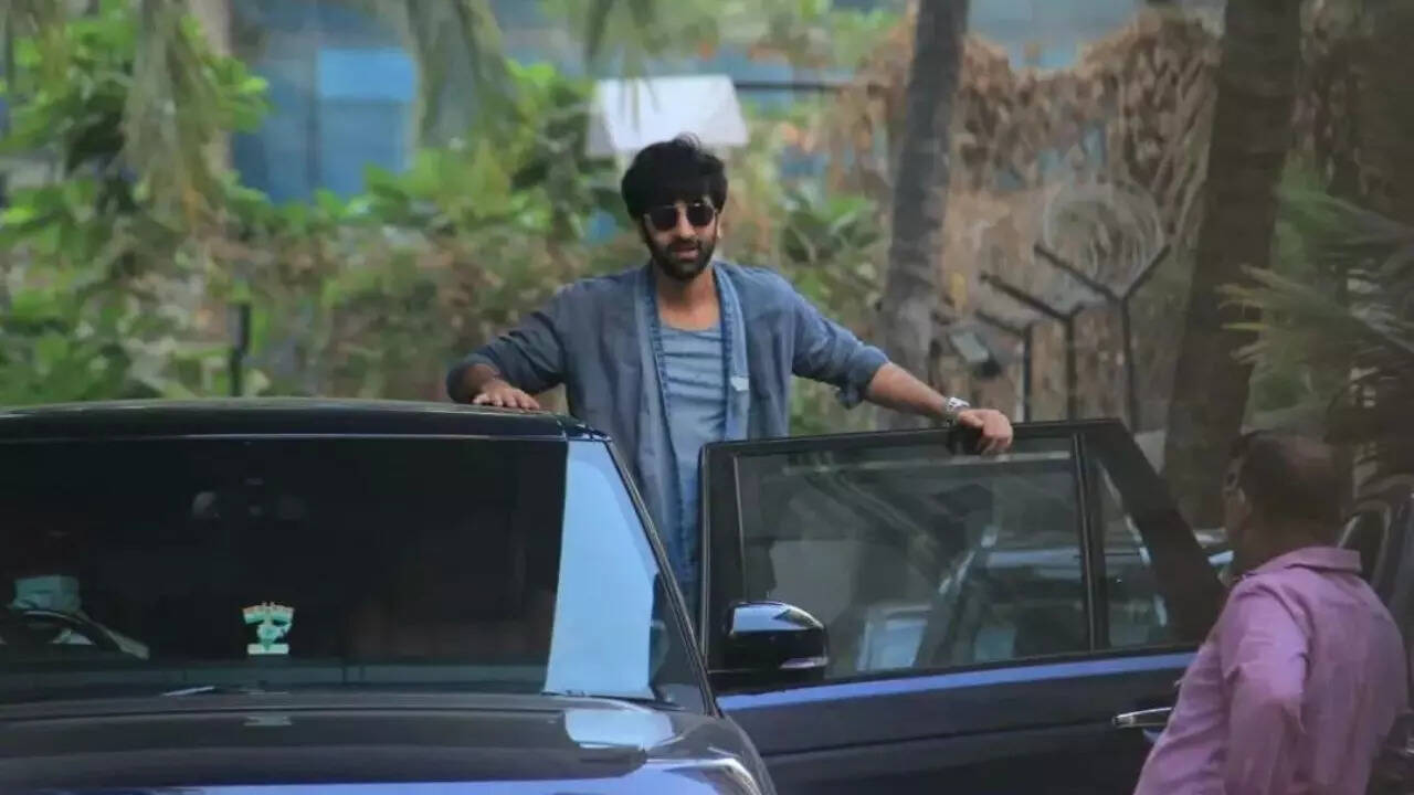 Ranbir Kapoor gets papped, video inside (Image for reference)