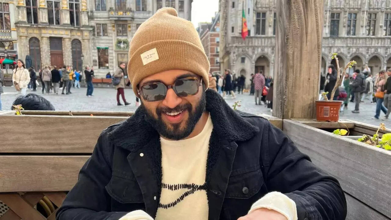 Vijay Devarakonda shares a new picture from his travel diary