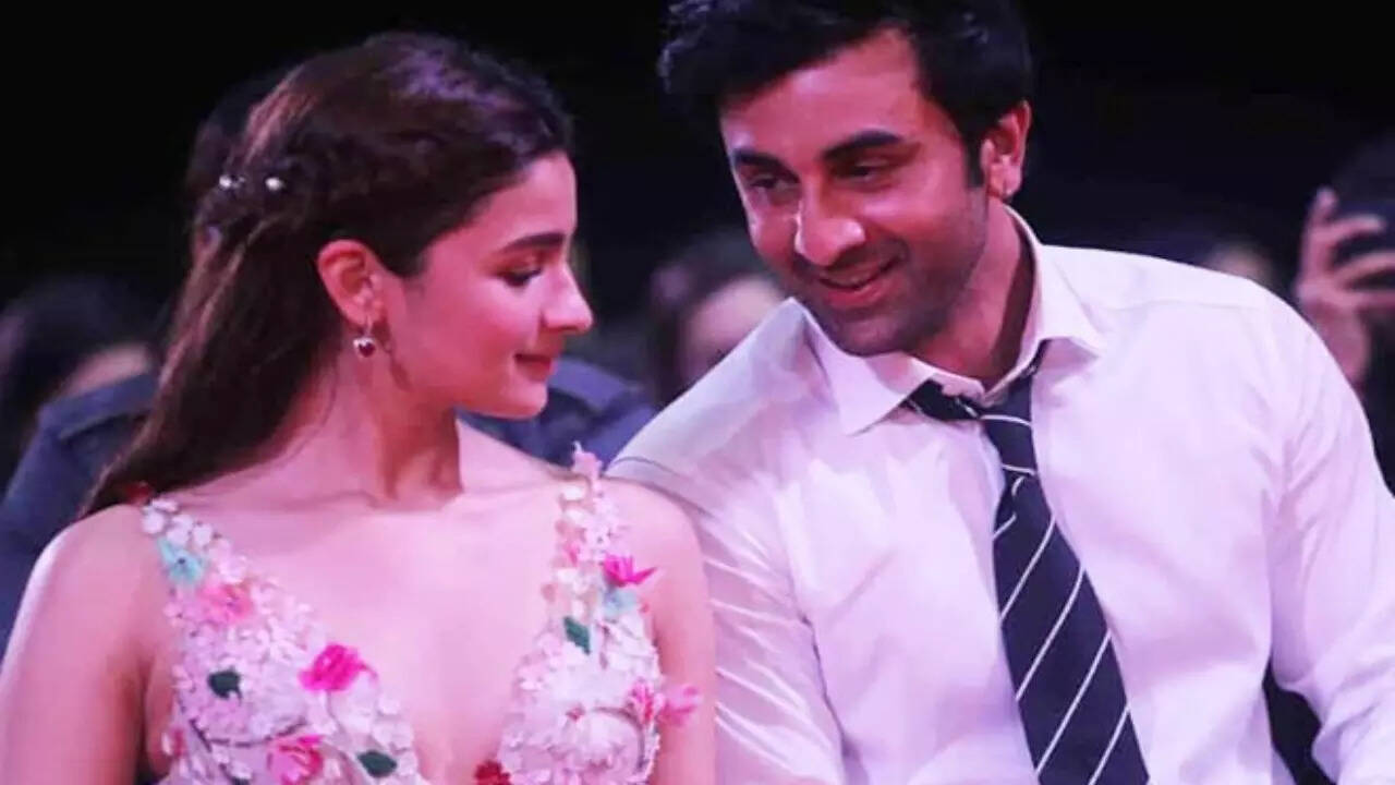 Ranbir Kapoor to finally join social media after tying the knot with Alia Bhatt? Deets inside