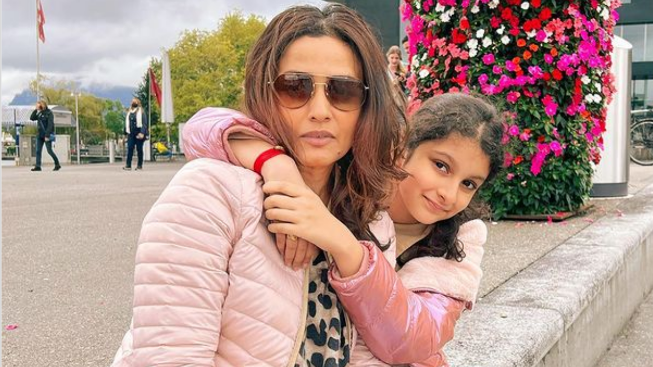 Namrata Shirodkar with daughter Sitara