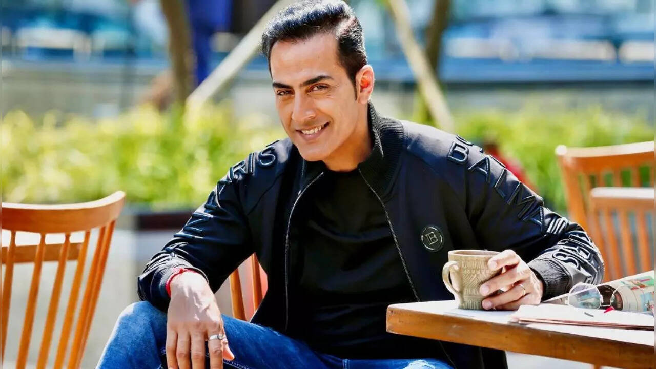 Anupamaa's Vanraj aka Sudhanshu Pandey recalls fire incident on his film's set