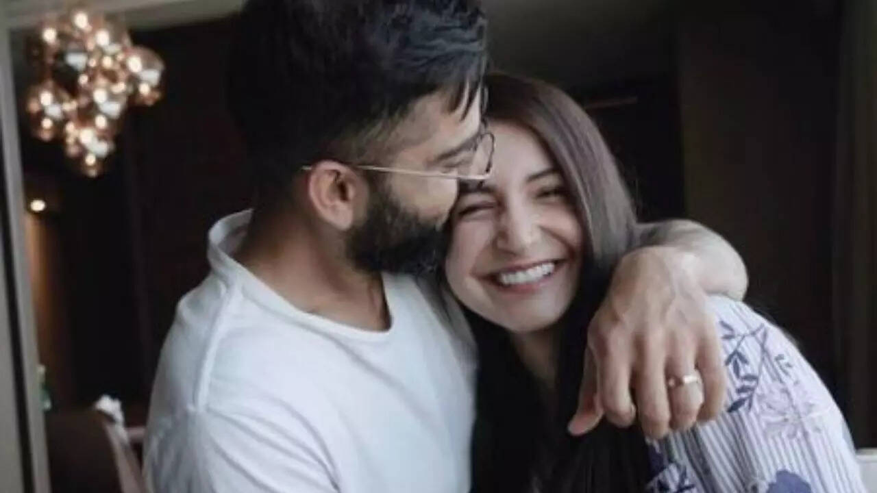 Anushka Sharma - Virat Kohli 