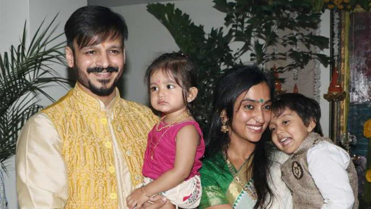 Vivek Oberoi with his family