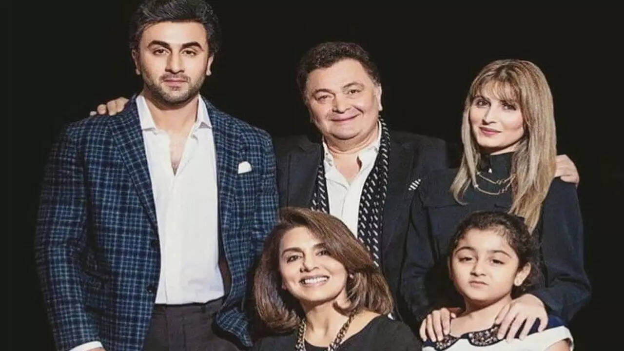 On Rishi Kapoor's death anniversary, Neetu Kapoor and daughter Riddhima Kapoor Sahni share emotional posts - see inside