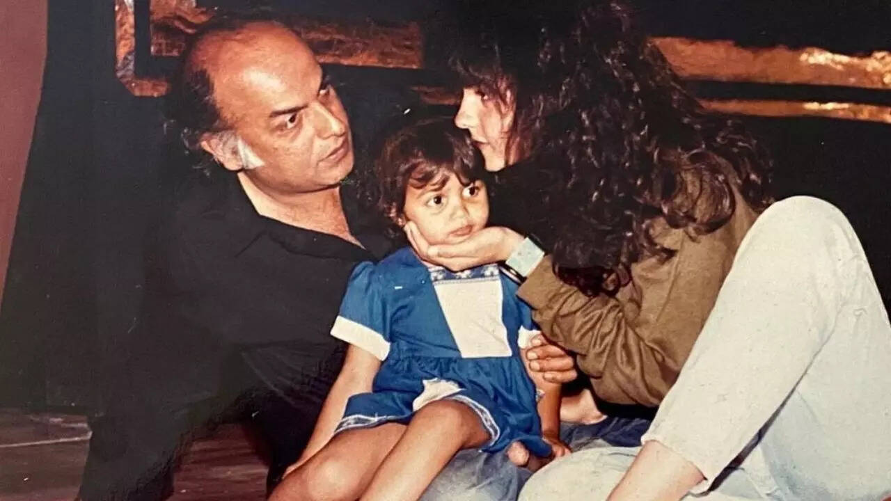 When Pooja Bhatt's mom locked Mahesh Bhatt in the balcony