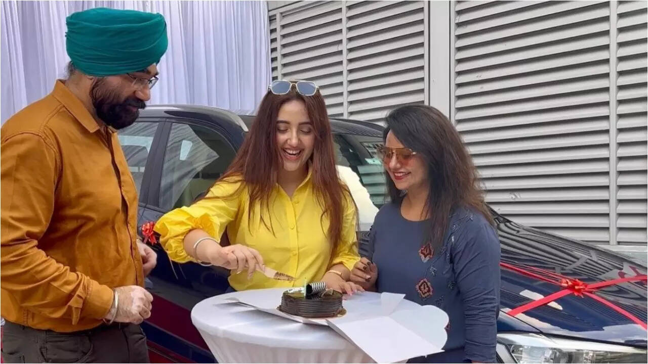 Ashnoor Kaur buys swanky new BMW, see pics