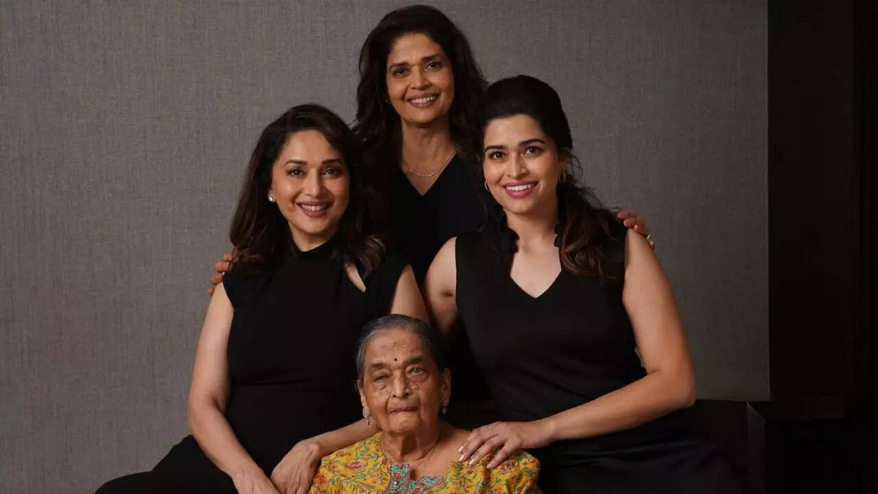 Madhuri Dixit twins with elder sisters in black as she shares unseen pic with their Aai on Mother's Day 2022