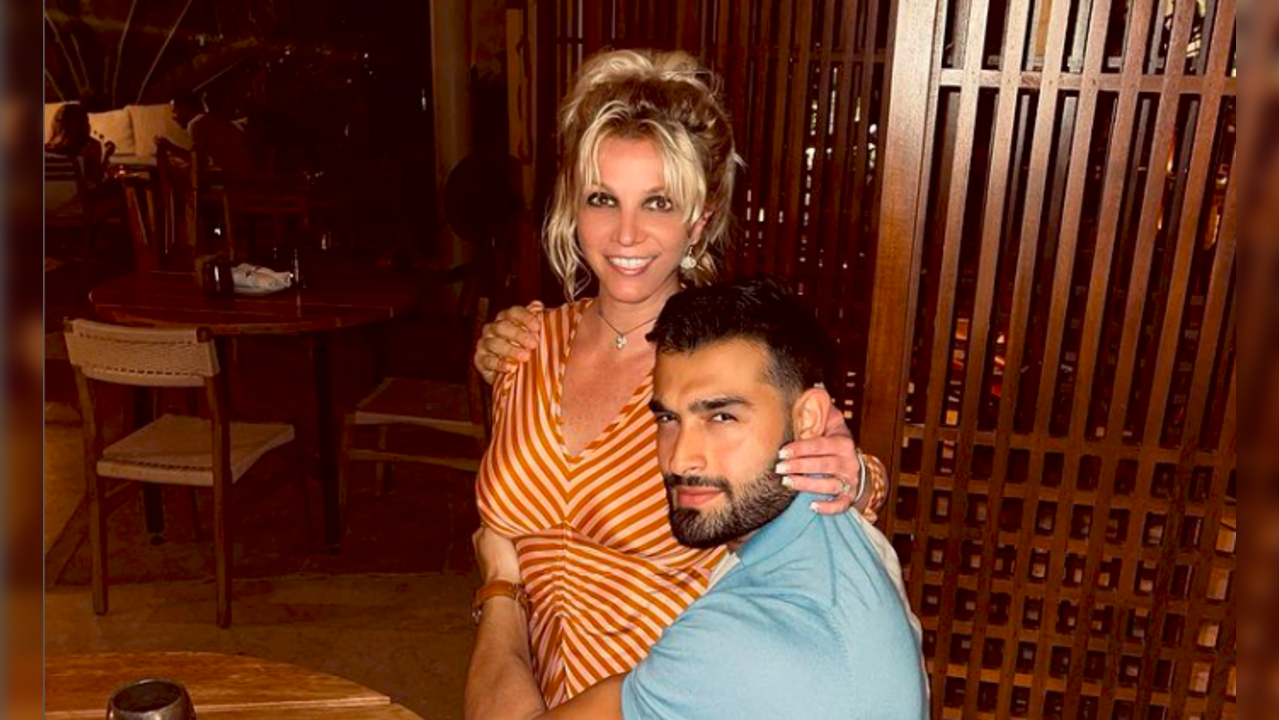 Britney Spears with fiancé Sam Asghari