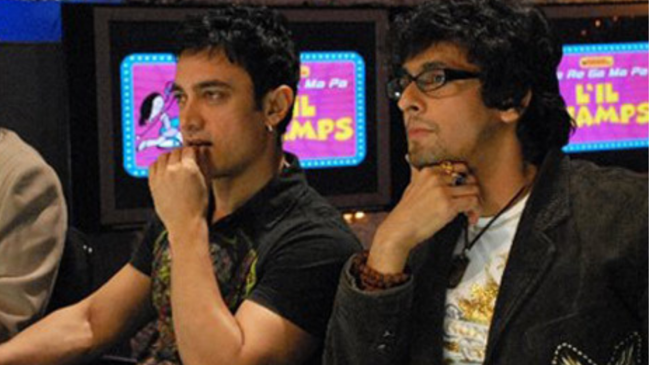 Sonu Nigam and Aamir Khan