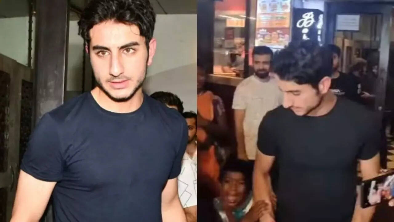 Ibrahim Ali Khan gets mobbed