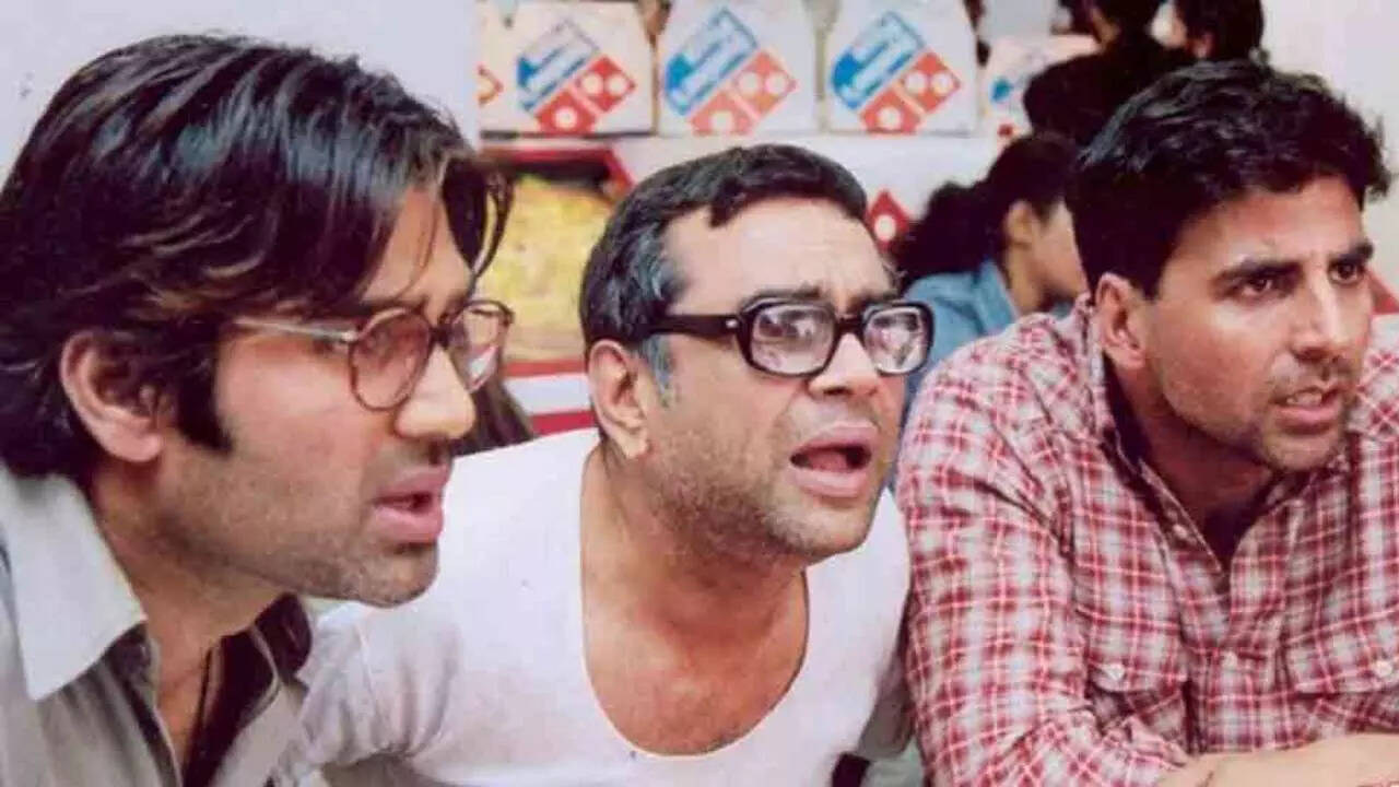 Paresh Rawal talks about Hera Pheri co-stars, says Akshay Kumar keeps 'kaam se kaam', calls Suniel Shetty his '3 am guy'