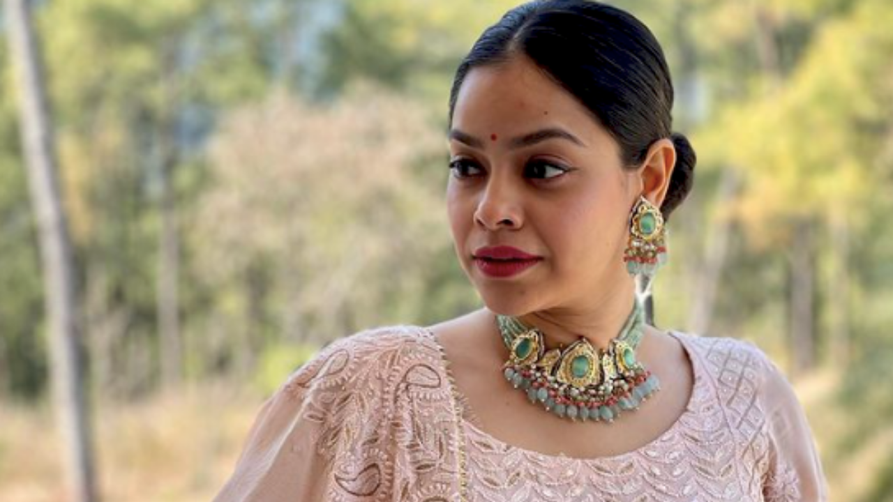 Sumona Chakravarti